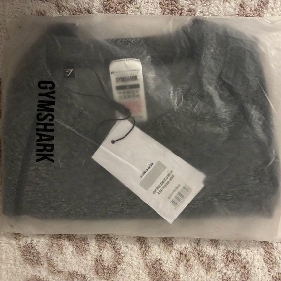 Gymshark Ombré Crop Top - Picture 7 of 9